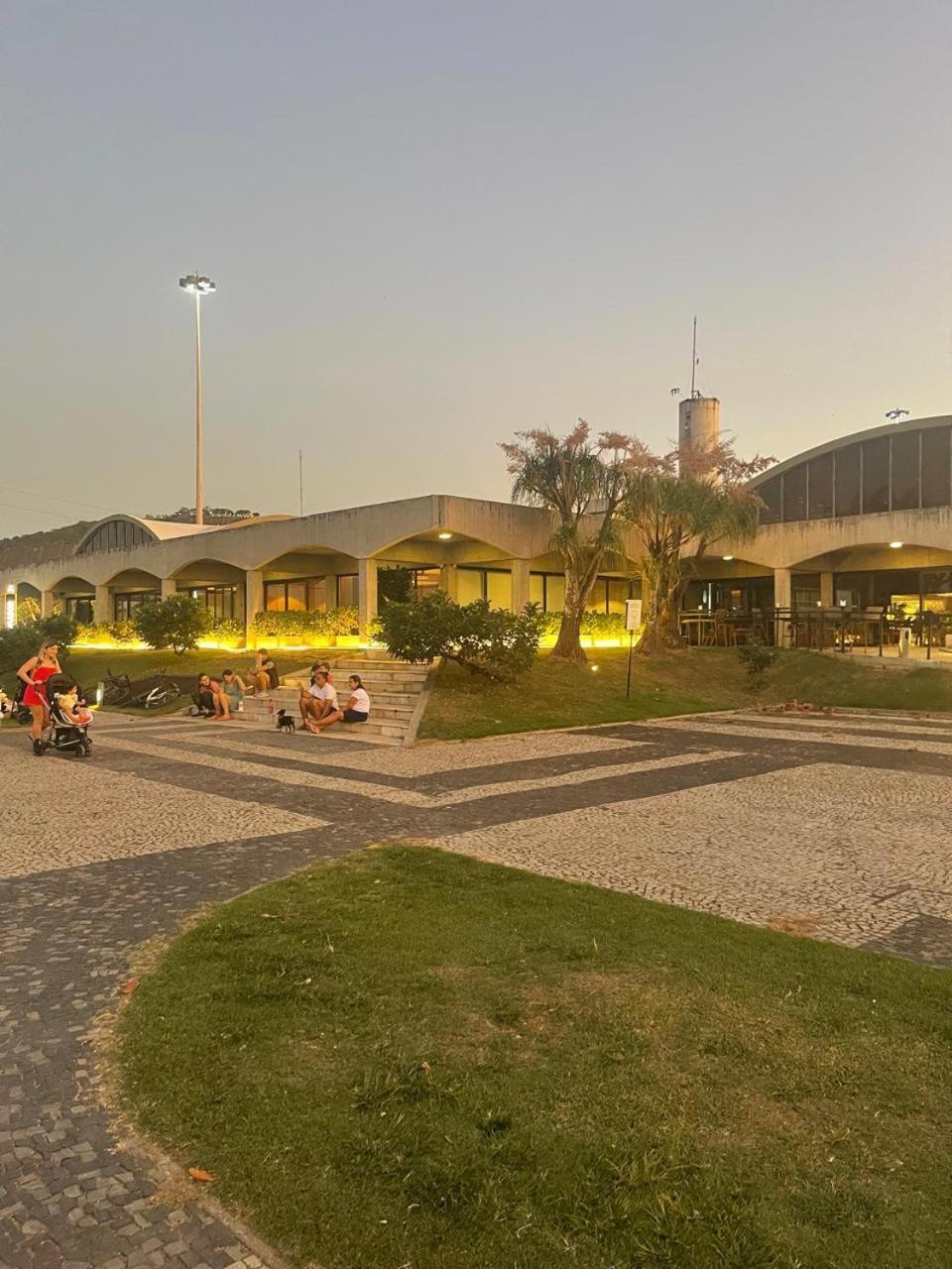Zona Sul - Do Flamengo - Belissimo E Espacoso